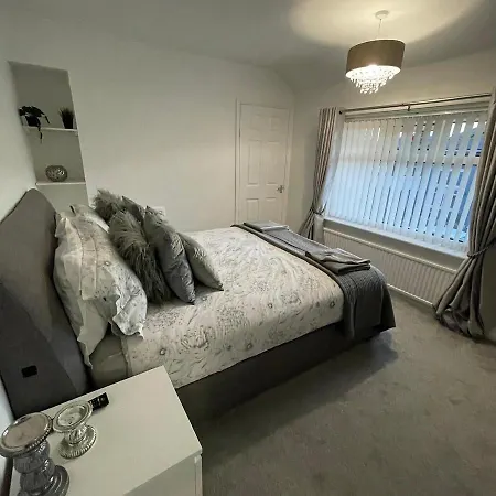 Cranfield Place Majesticworkstays *
