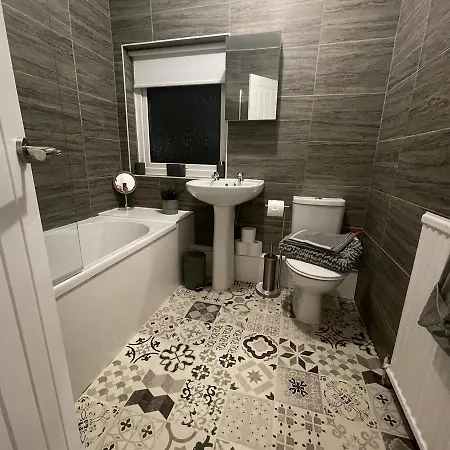 Cranfield Place Majesticworkstays مدليسبره